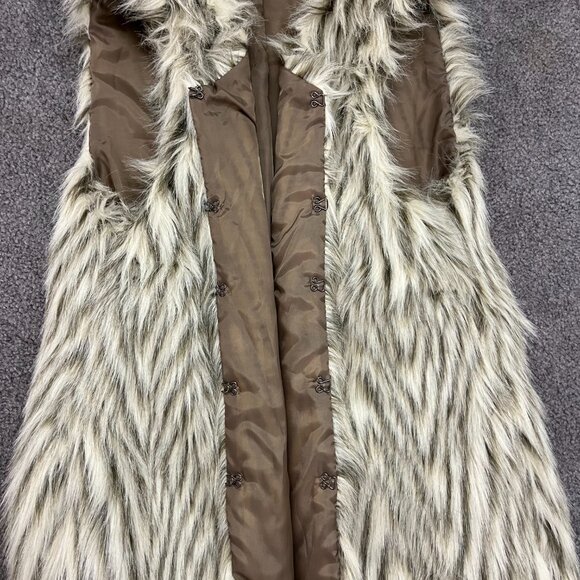 Say What | Faux Fur Off White and Tan Animal Print Fuzzy Vest, size M - Picture 8 of 9